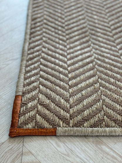 Fique Fishbone Woven Rug / F22